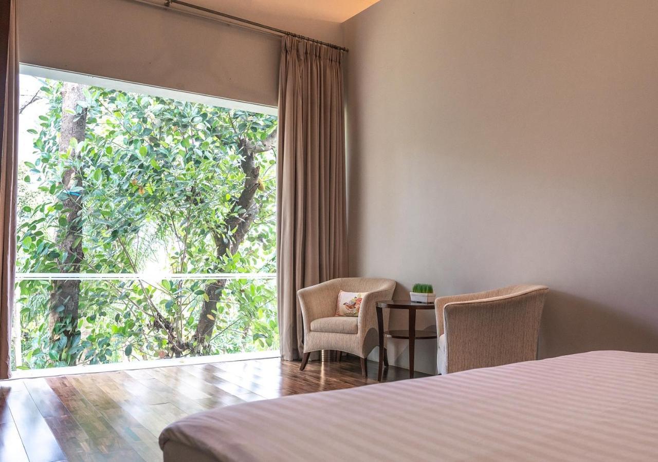 K Gallery Hotel Пасуруан Екстер'єр фото